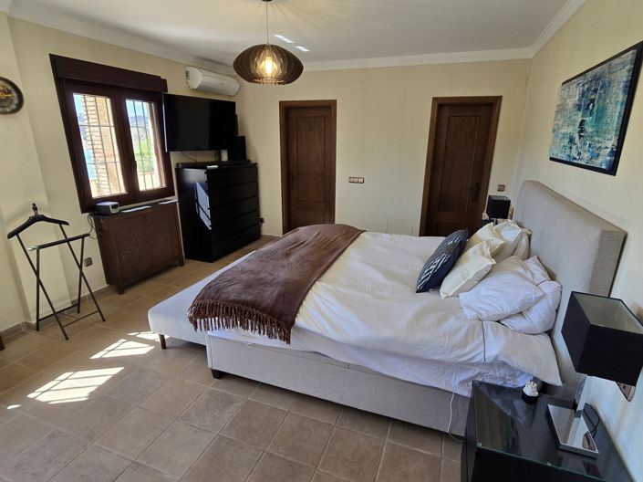 Image No.48-7 Bed Villa for sale