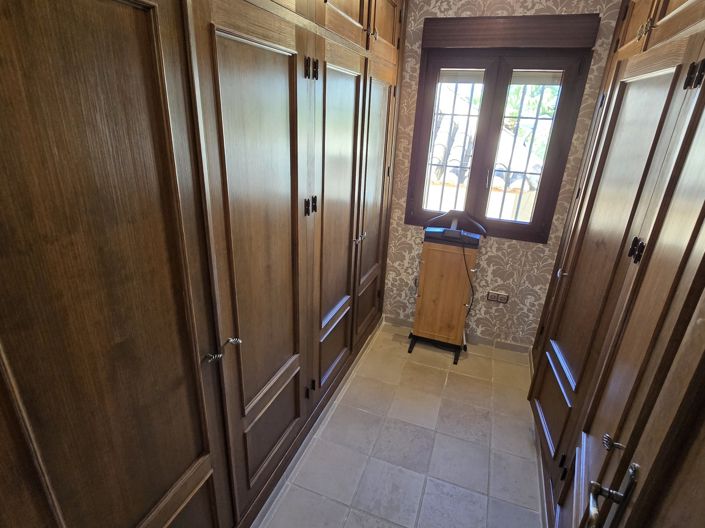 Image No.51-7 Bed Villa for sale