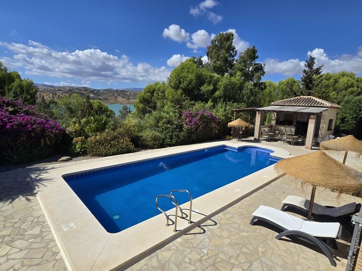 Image No.7-9 Bed Villa for sale