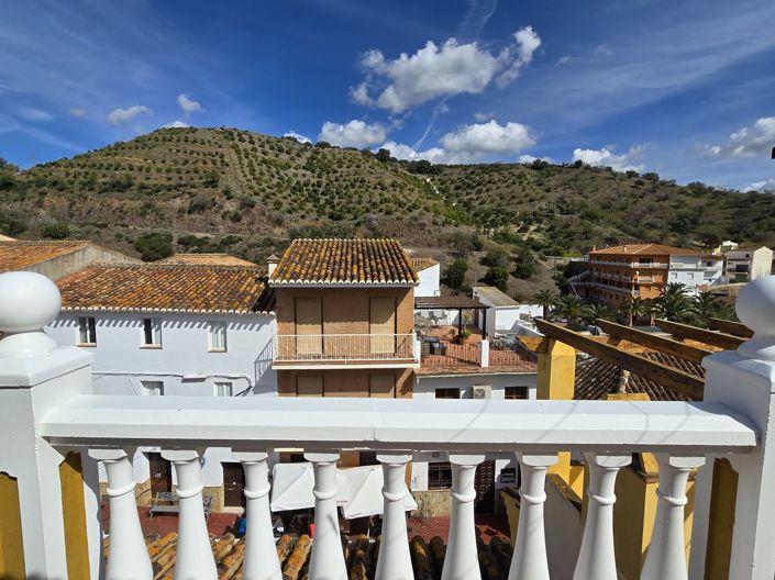 Image No.3-4 Bed Villa for sale