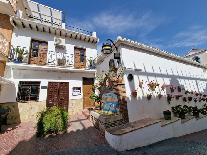 Image No.3-5 Bed Village House for sale