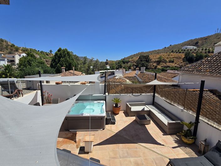 Image No.6-5 Bed Village House for sale