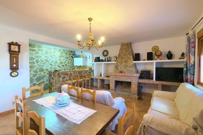 1357-villa-for-sale-in-comares-47000-large