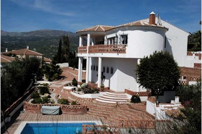 485-villafor-sale-in-vinuela-1-large