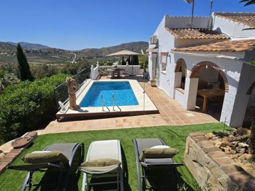 1363-villa-for-sale-in-vinuela-47211-large