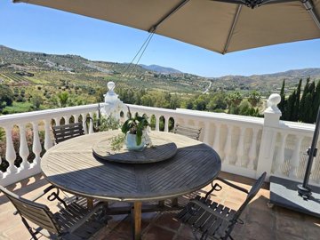 1363-villa-for-sale-in-vinuela-47199-large