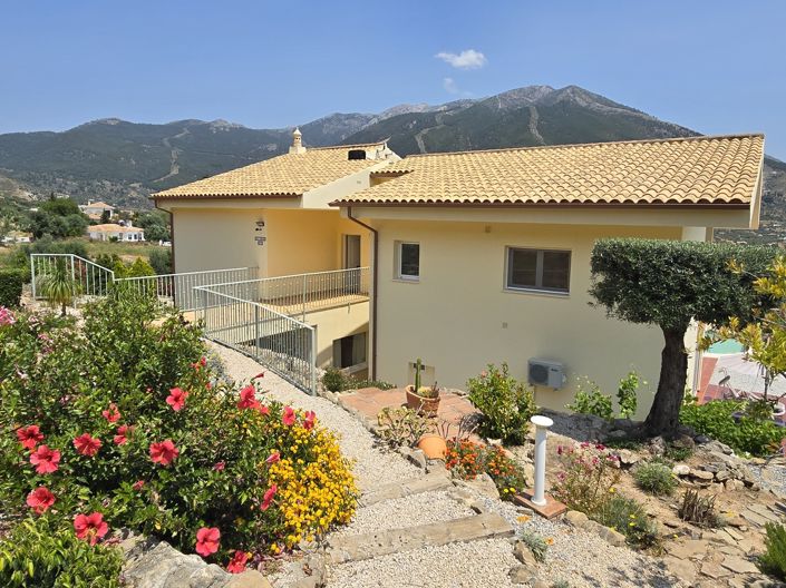Image No.12-4 Bed Villa for sale