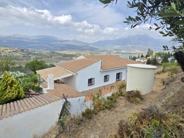 1365-villa-for-sale-in-vinuela-47342-large