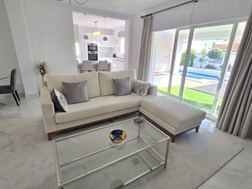 1155-villa-for-sale-in-alcaucin-47658-large