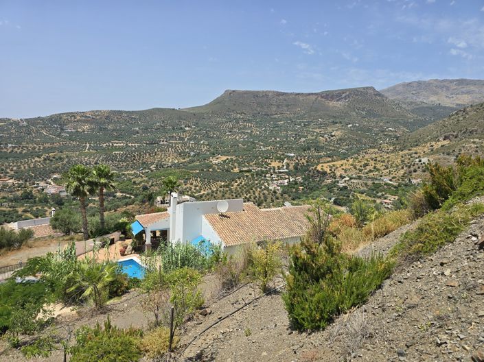 Image No.10-3 Bed Villa for sale