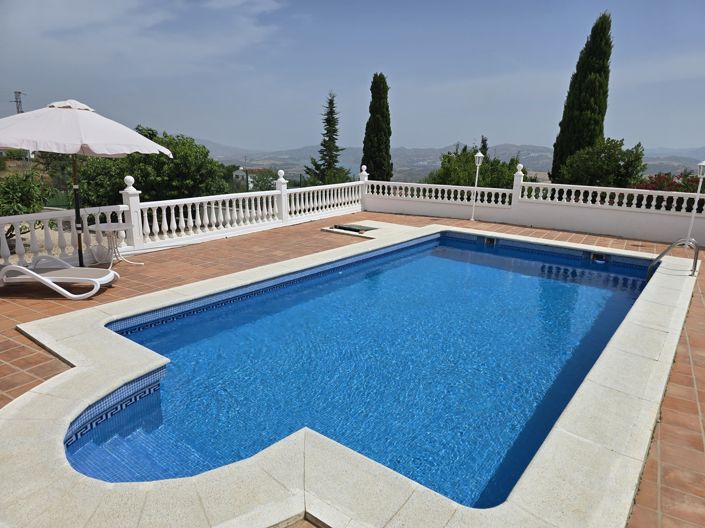 Image No.7-Villa de 4 chambres à vendre à Periana