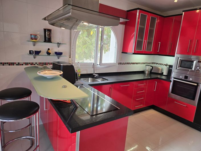 Image No.20-3 Bed Villa for sale