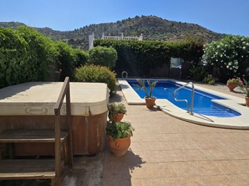 1369-villa-for-sale-in-venta-baja-47855-large