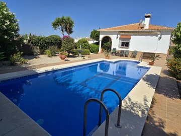 1369-villa-for-sale-in-venta-baja-47842-large
