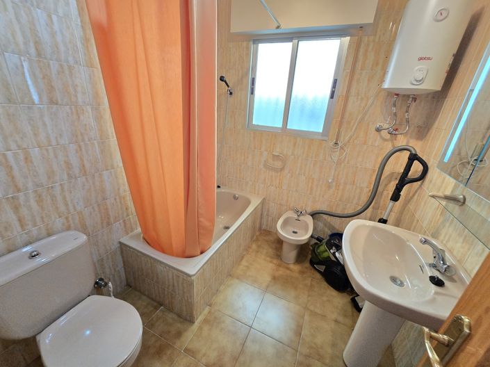 Image No.28-4 Bed Villa for sale