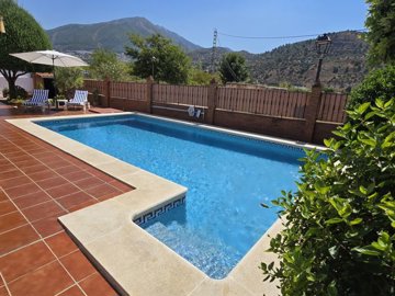 1377-villa-for-sale-in-alcaucin-48415-large