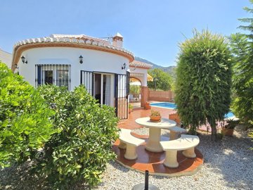1377-villa-for-sale-in-alcaucin-48412-large