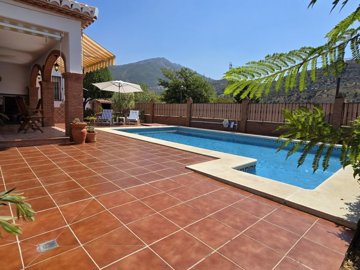 1377-villa-for-sale-in-alcaucin-48413-large