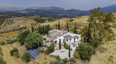 1 - Vinuela, Villa