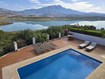 1384-villa-for-sale-in-los-romanes-48835-larg