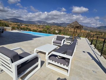 1385-villa-for-sale-in-los-romanes-49044-larg