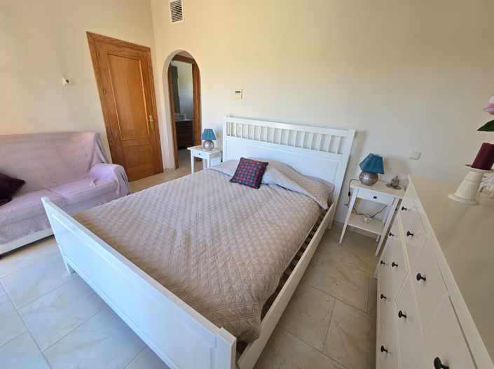 Image No.35-6 Bed Villa for sale