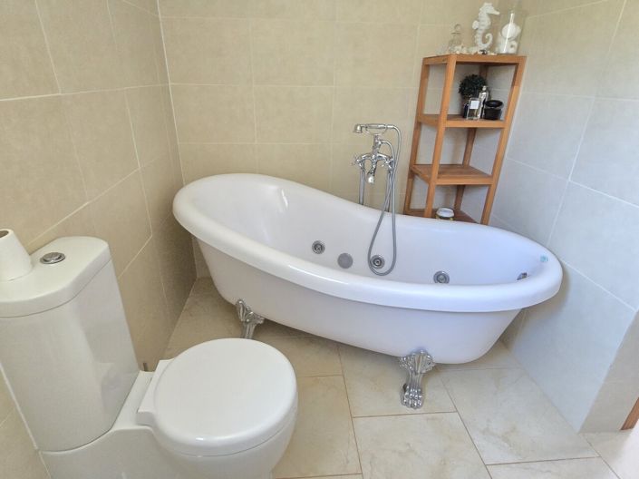 Image No.40-6 Bed Villa for sale