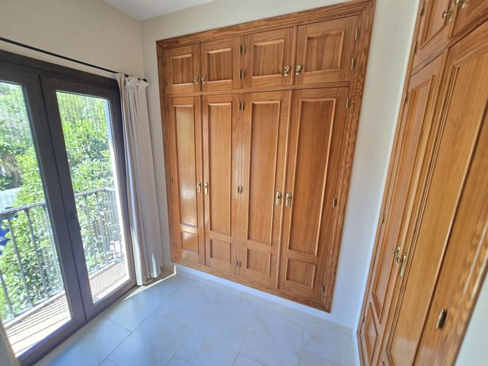 Image No.37-6 Bed Villa for sale