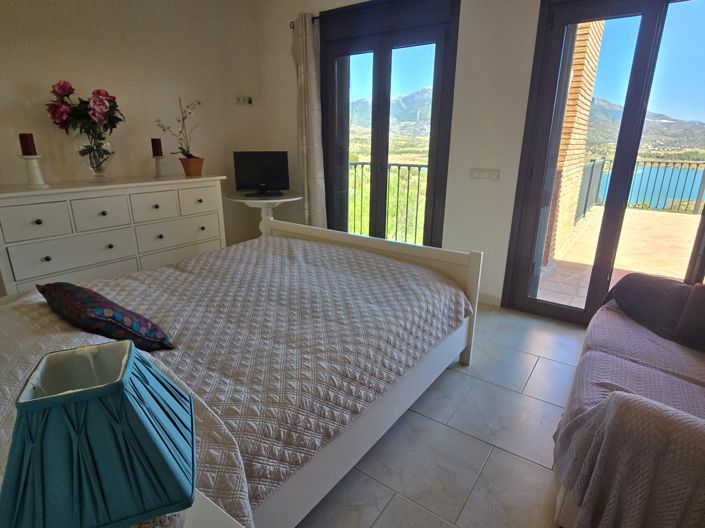 Image No.38-6 Bed Villa for sale