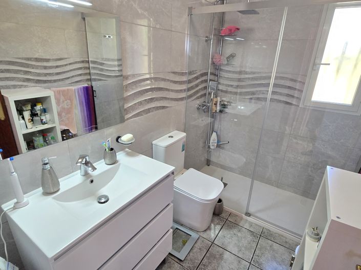 Image No.28-3 Bed Villa for sale