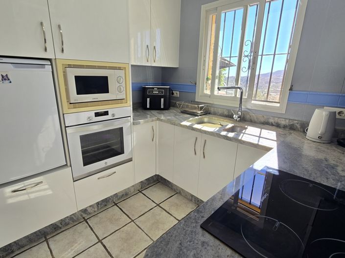 Image No.12-3 Bed Villa for sale