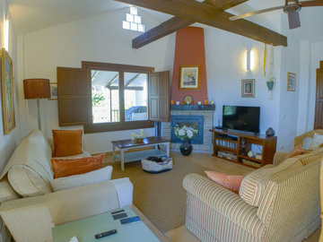 1395-villa-for-sale-in-canillas-de-aceituno-4