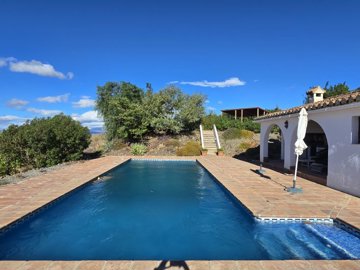 1395-villa-for-sale-in-canillas-de-aceituno-4