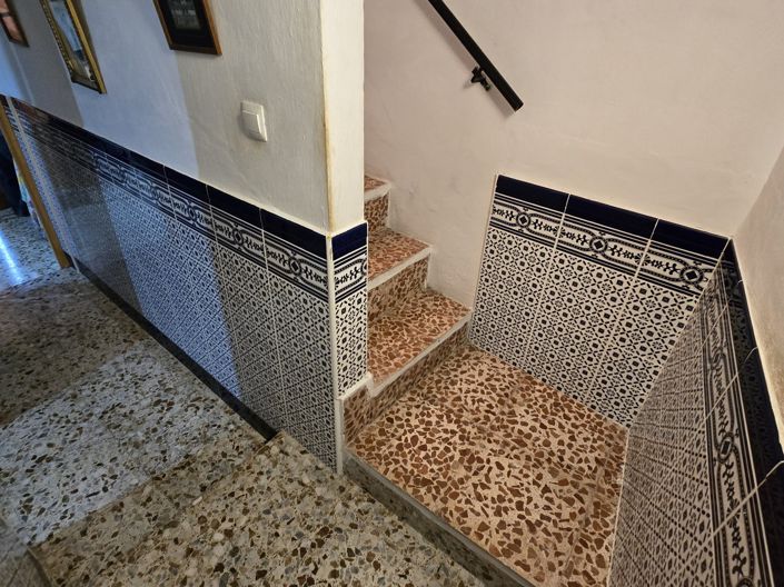 Image No.20-6 Bed Village House for sale