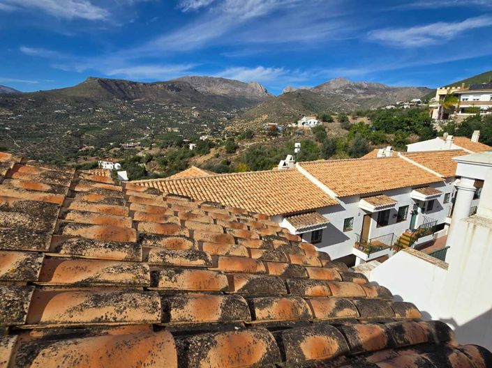 Image No.7-3 Bed Village House for sale