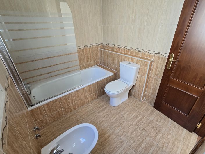 Image No.18-Maison de village de 3 chambres à vendre à Alcaucín