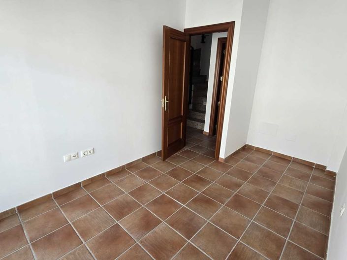 Image No.35-3 Bed Village House for sale