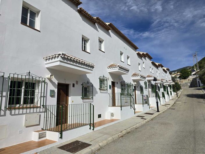 Image No.39-3 Bed Village House for sale