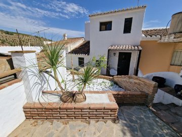 1220-village-house-for-sale-in-vinuela-39222-