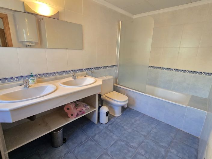 Image No.21-2 Bed Apartment for sale