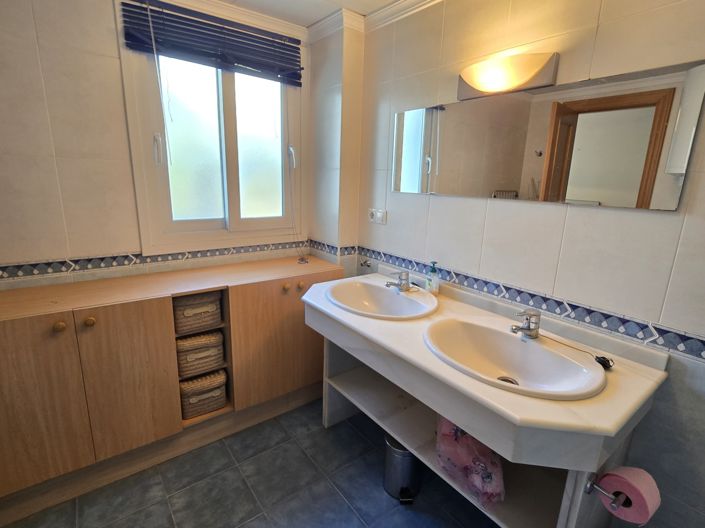 Image No.24-2 Bed Apartment for sale