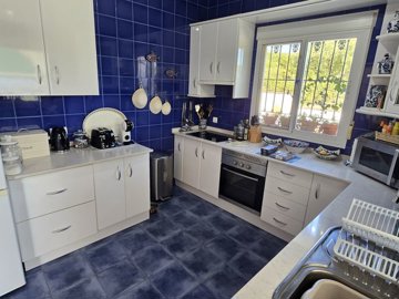 1411-villa-for-sale-in-la-vinuela-50931-large