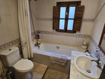 1412-villa-for-sale-in-alcaucin-51008-large