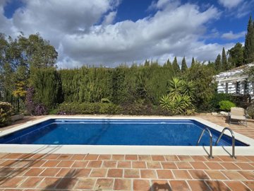 1417-villa-for-sale-in-alcaucin-51443-large