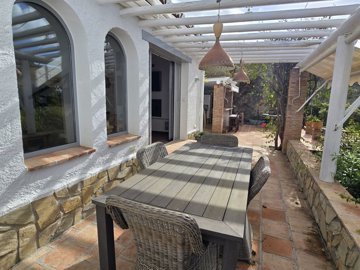 1417-villa-for-sale-in-alcaucin-51386-large