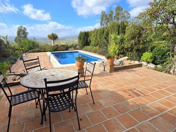 1417-villa-for-sale-in-alcaucin-51389-large