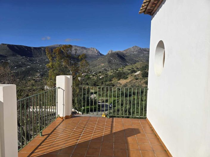 Image No.8-3 Bed Village House for sale