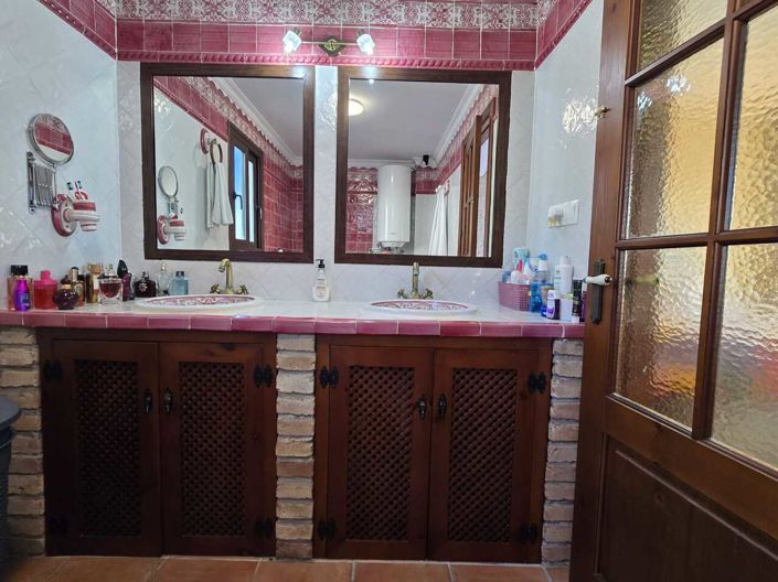 Image No.25-3 Bed Village House for sale