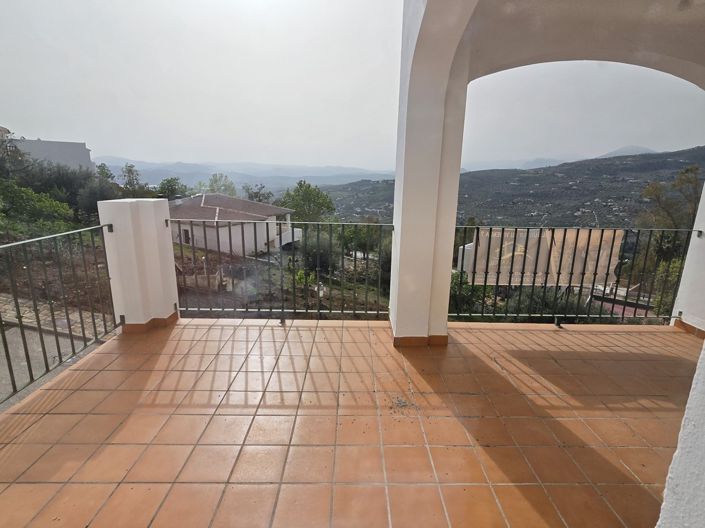 Image No.11-3 Bed Village House for sale