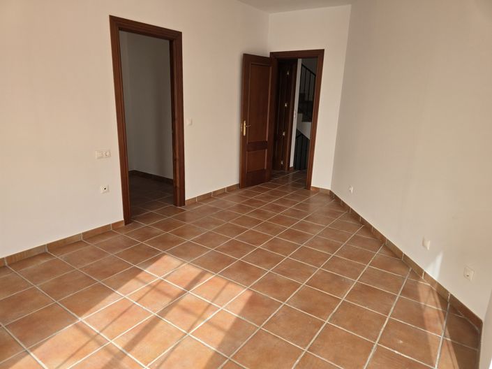 Image No.15-3 Bed Village House for sale